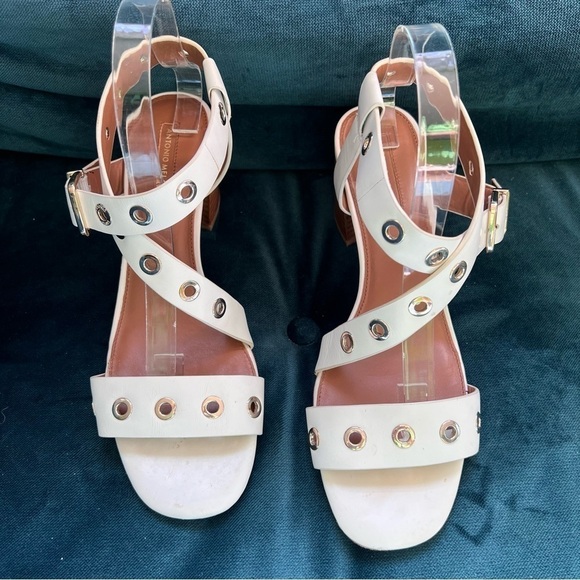 ANTONIO MELANI STACKED BLOCK HEEL ANKLE STRAP GROMMET SANDALS WHITE SIZE 10 - Picture 2 of 9